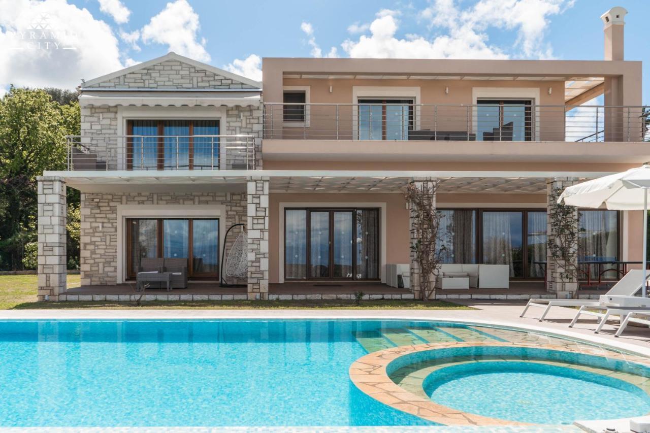 Luxury Villa Hera - Beachfront Ρόδα Εξωτερικό φωτογραφία